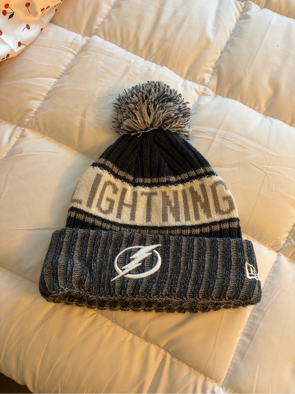 New Era Tampa Bay Lightning Pom Knit Beanie - Black & White